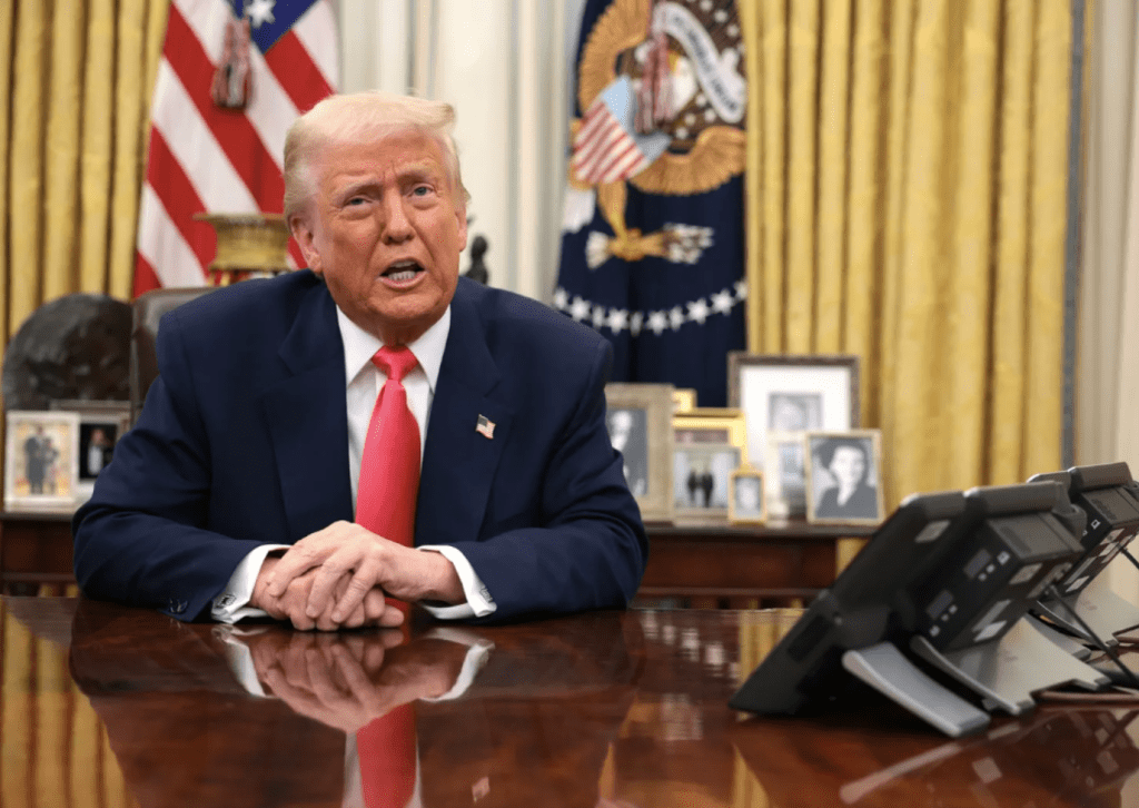 Guerra, petrolio e politica interna: Trump dichiara che bloccare l’Iran nucleare supera l’urgenza dei prezzi&nbsp;energetici