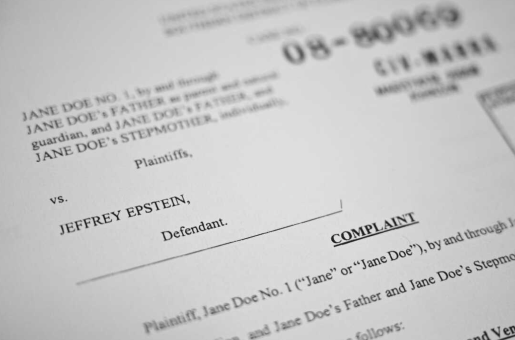 Epstein files, il maxi-rilascio che riapre il caso: cosa emerge su Trump, Musk e la rete di relazioni del&nbsp;finanziere