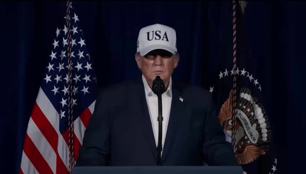 Trump annuncia l’offensiva Usa contro l’Iran: “Proteggiamo gli americani”. Poi l’attacco di Israele e la risposta di&nbsp;Teheran