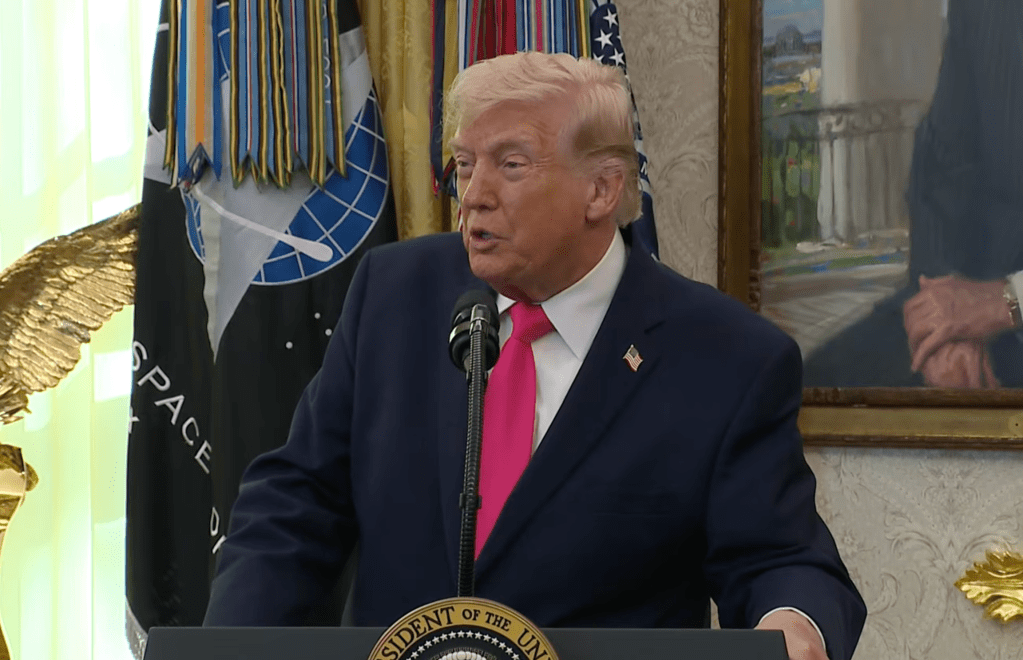 Trump conferma colloqui con l’Iran: coinvolti Vance, Rubio e altri vertici dell’amministrazione americana