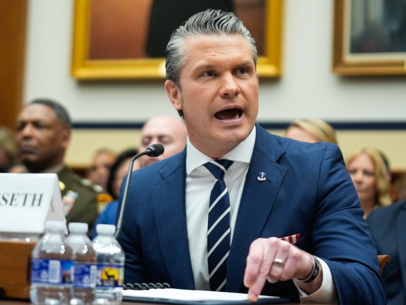 Hegseth difende l’intervento in Iran davanti al Congresso mentre i costi della guerra raggiungono i 25 miliardi di&nbsp;dollari