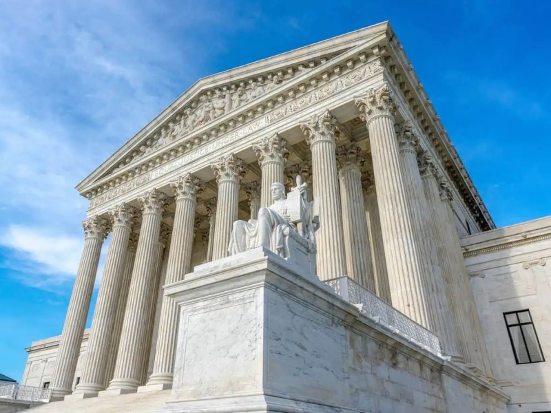 La Corte Suprema rafforza Trump: il presidente può licenziare i vertici federali, ma la Fed resta&nbsp;protetta