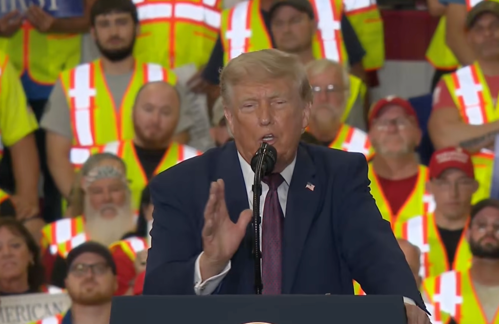 Iran, Trump: “Stop al nucleare e alle capacità militari, ora la pace”