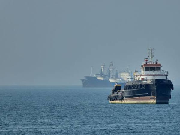 Stretto di Hormuz, nuova crisi tra Stati Uniti e Iran: Washington lancia raid contro obiettivi&nbsp;militari