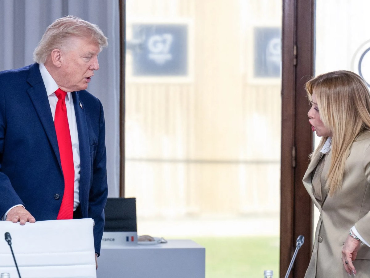 Trump attacca Meloni dopo il G7: “Vuole riavvicinarsi per il consenso”. La premier replica: “Difendo&nbsp;l’Italia”